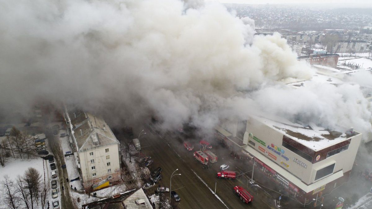 video In orasul kemerovo din rusia a ars un centru comercial trei copii si o femeie au murit 43664