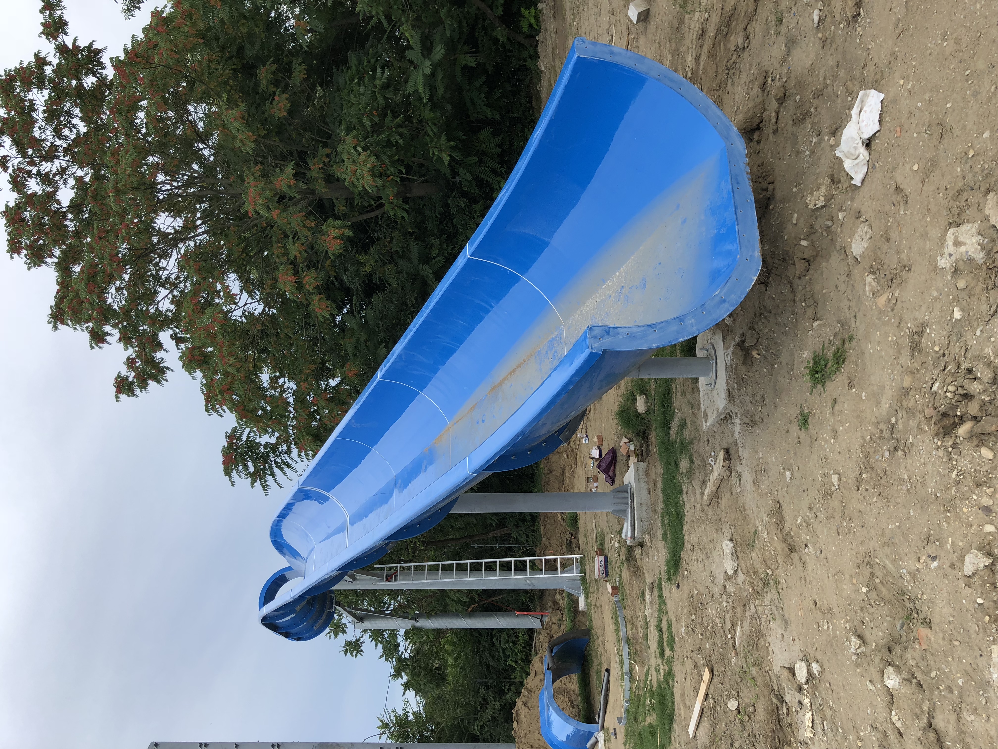 În curând la Ștrandul Neptun vor fi puse în funcțiune trei tobogane noi 3 IMG 8794